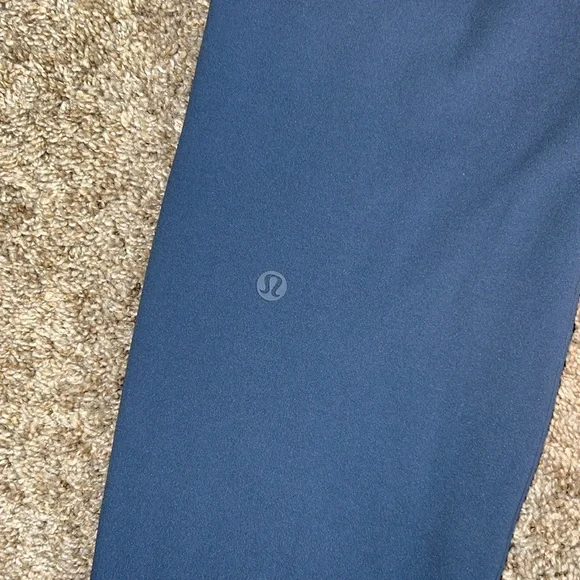 Lululemon On the Fly 7/8 Pant Code Blue Size 2 - Picture 11 of 11